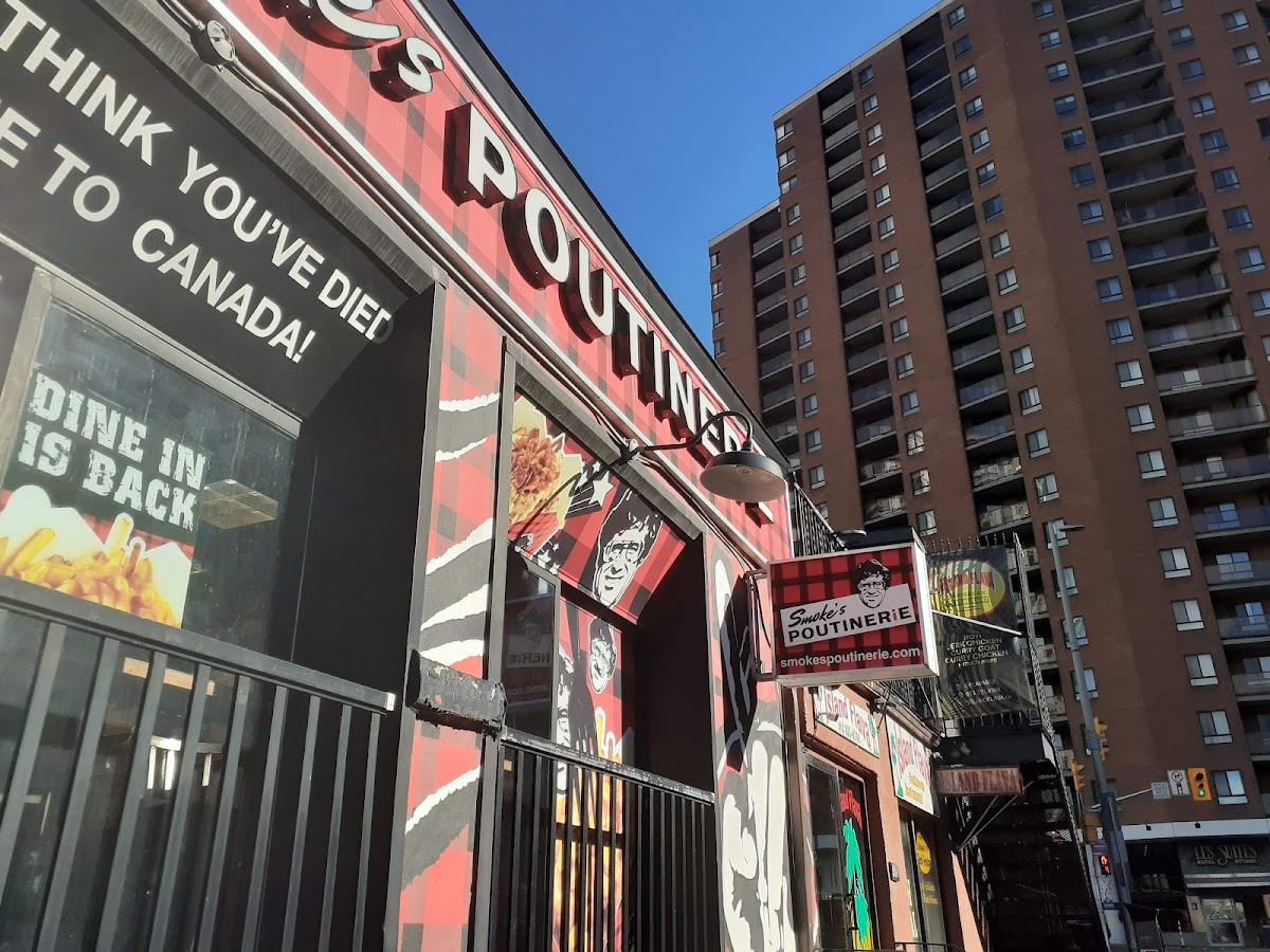 Smoke's Poutinerie Ottawa